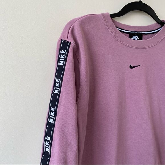 NIKE-CREW Logo Tape Pullover Sweatshirt - Picture 4 of 11